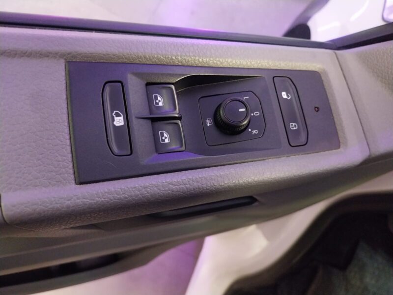 VOLKSWAGEN TRANSPORTER FURGON CORTO 2.0 TDI